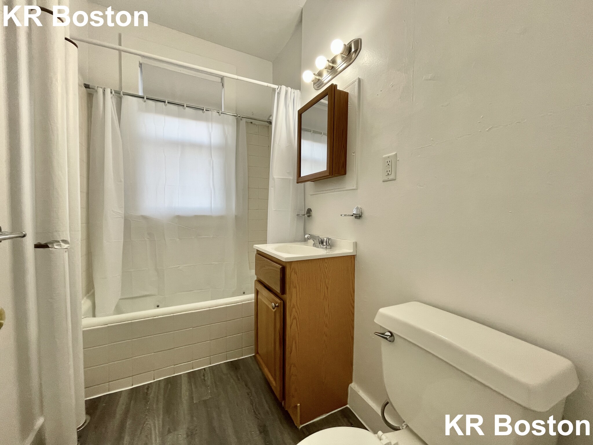 1634 Commonwealth, Brighton