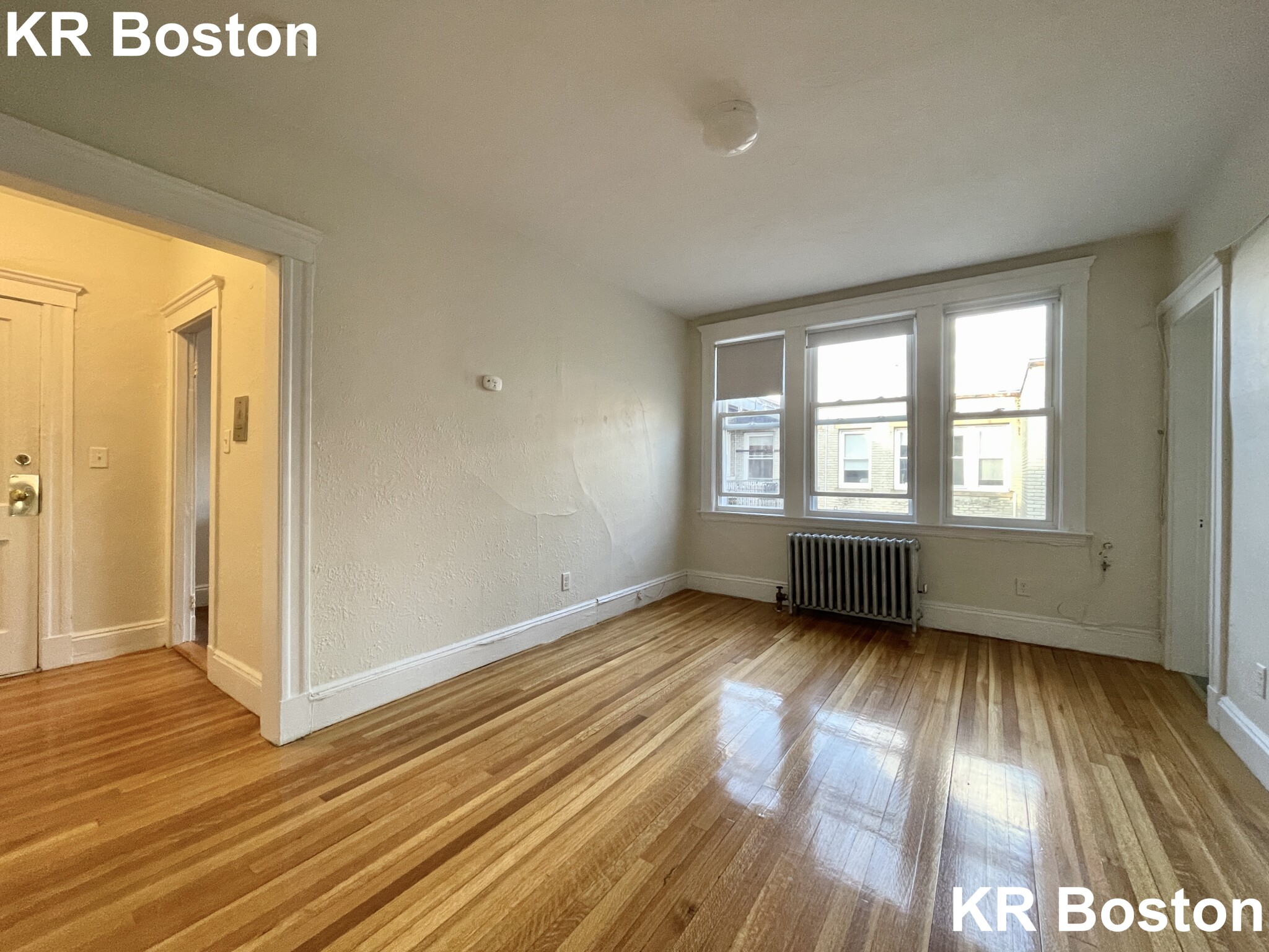 1634 Commonwealth, Brighton