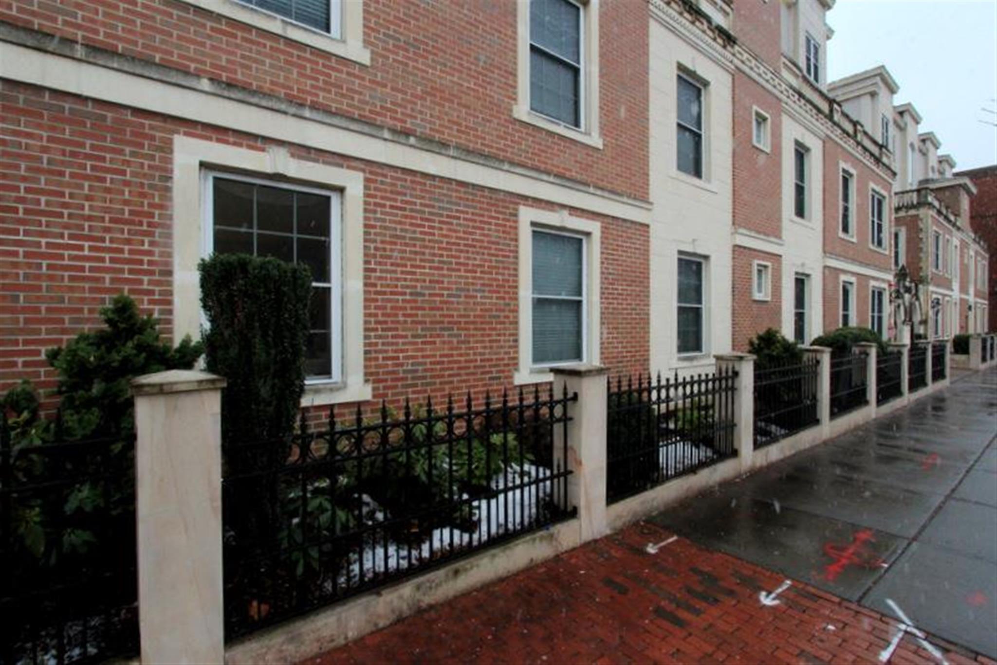 2440 Massachusetts Ave, North Cambridge