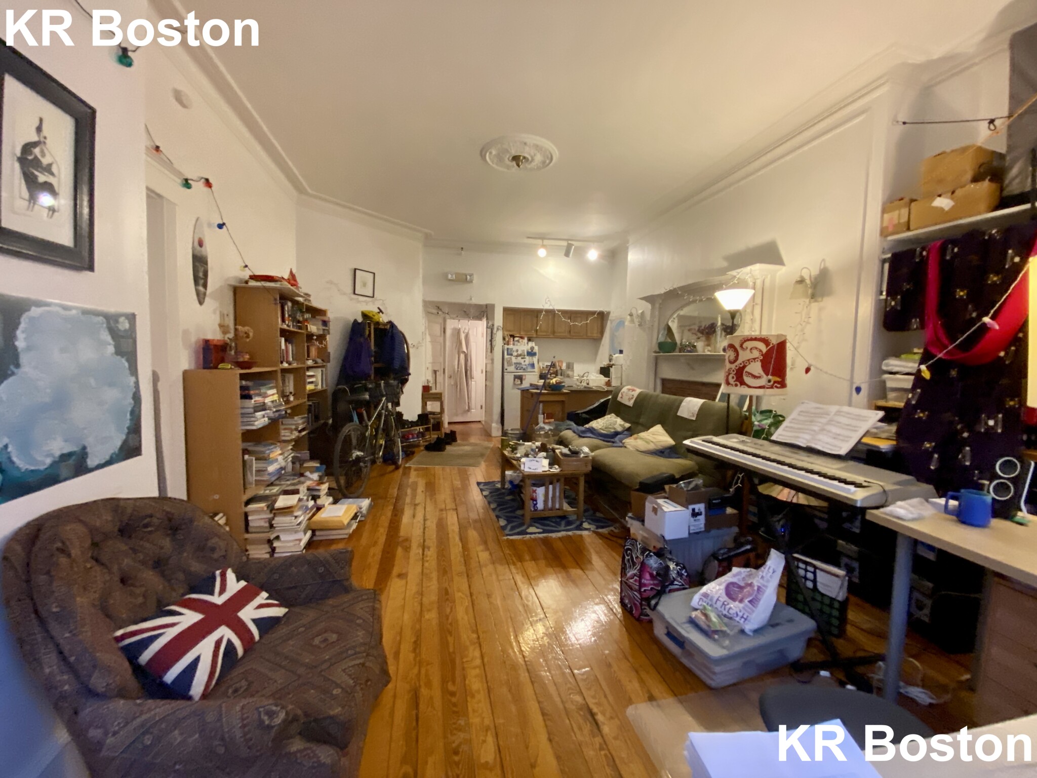 1077 Beacon St, Washington Square