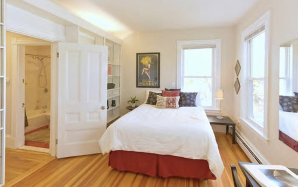 1000 Memorial Dr, Harvard Square