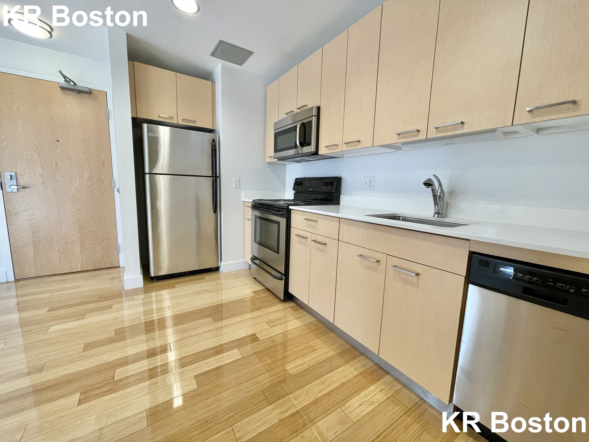 1085 Boylston St, Fenway