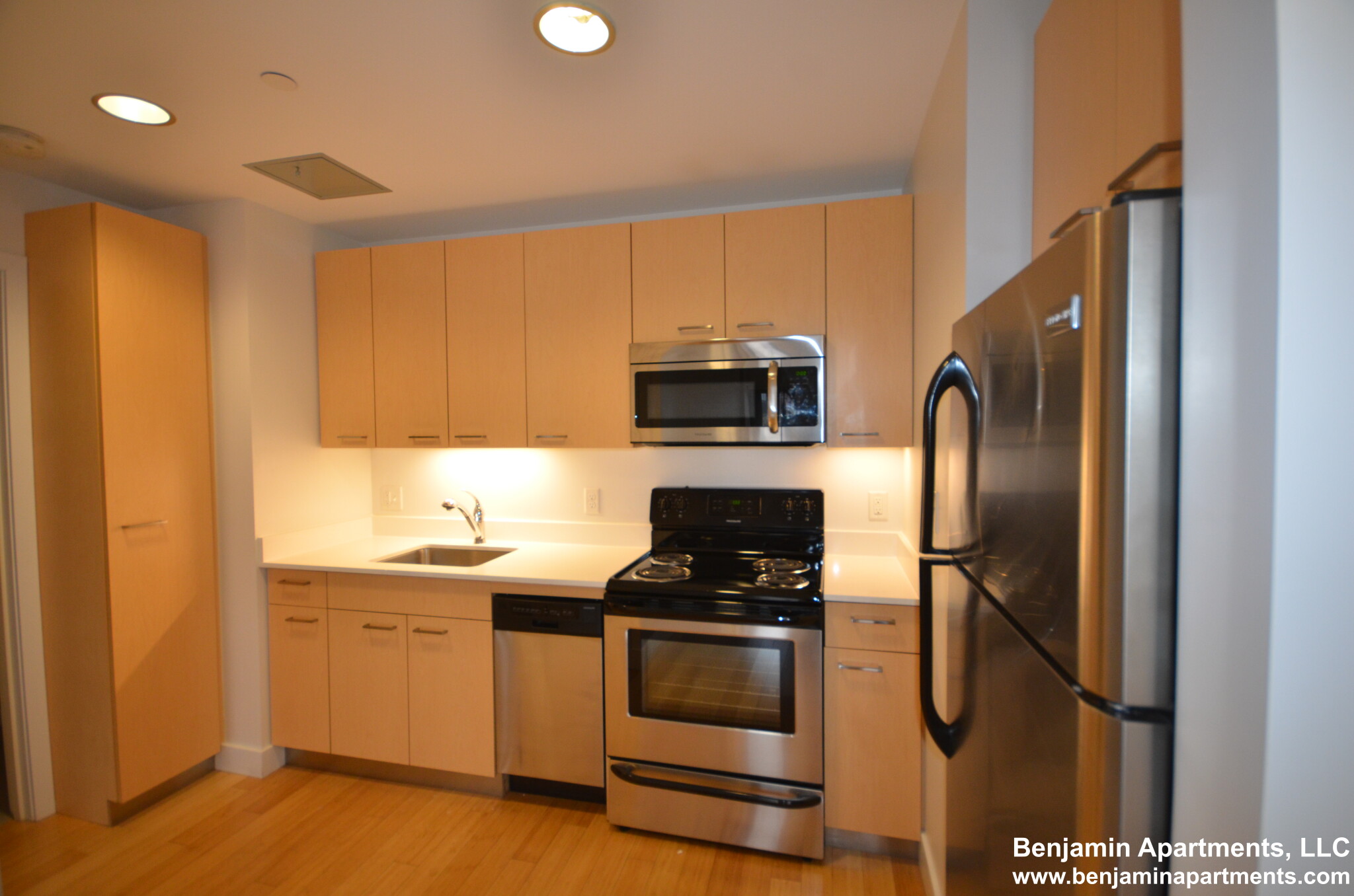 1085 Boylston St, Fenway