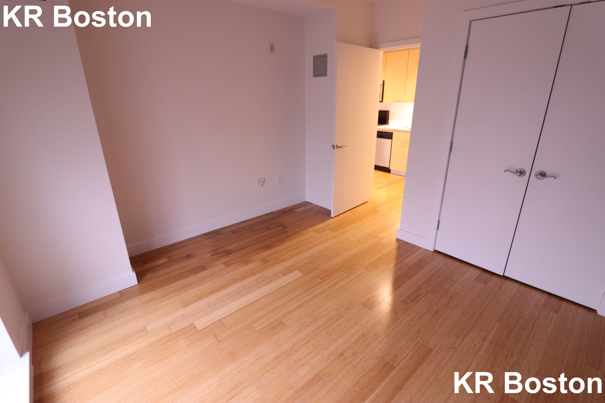 1085 Boylston St, Fenway