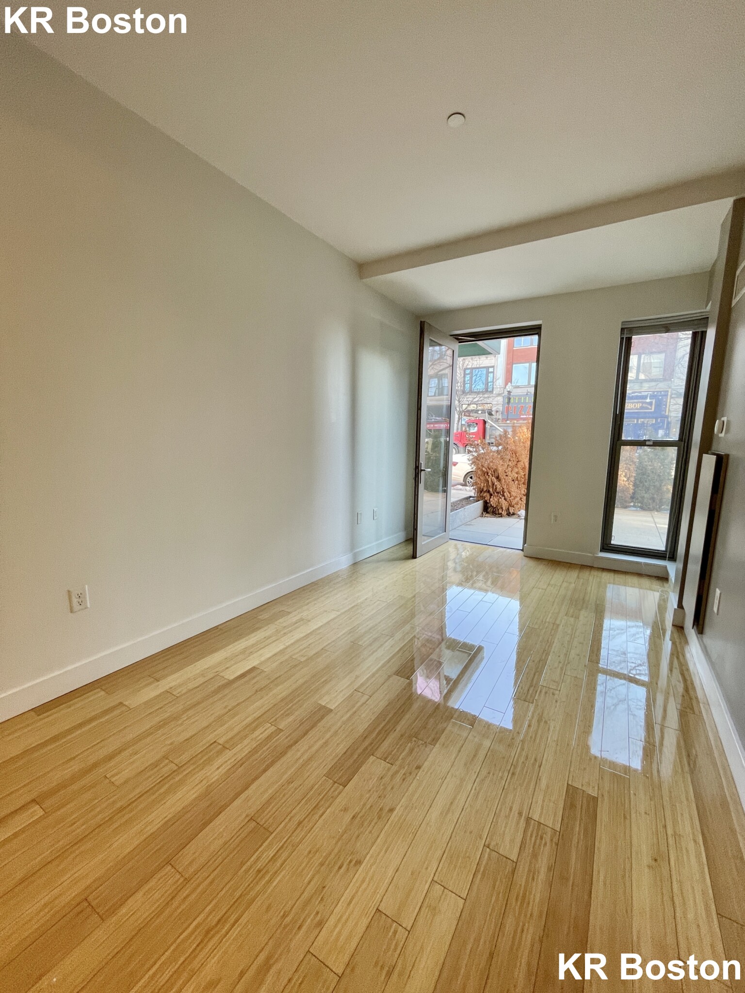 1085 Boylston St, Fenway