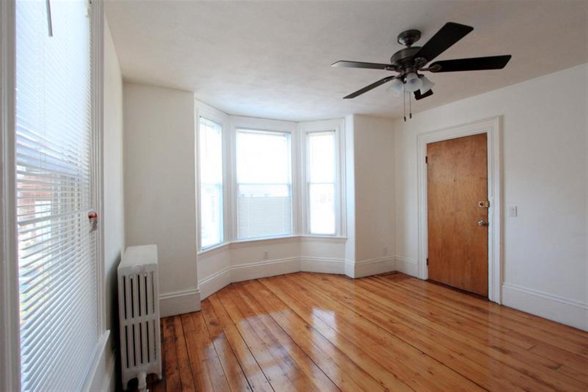 16 Cutter Ave, East Somerville