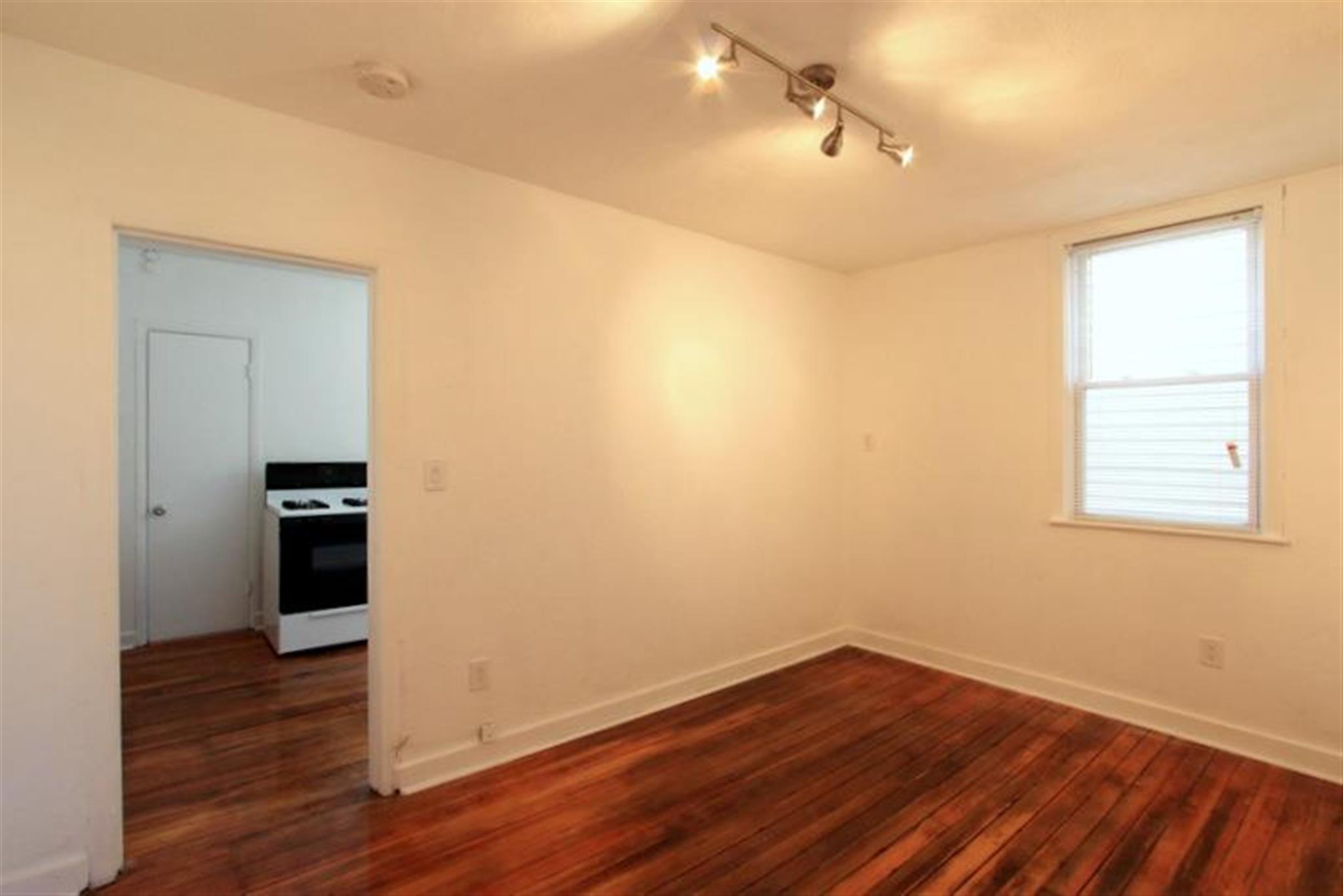 16 Cutter Ave, East Somerville