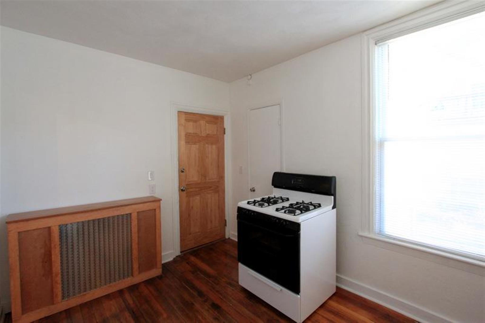 16 Cutter Ave, East Somerville