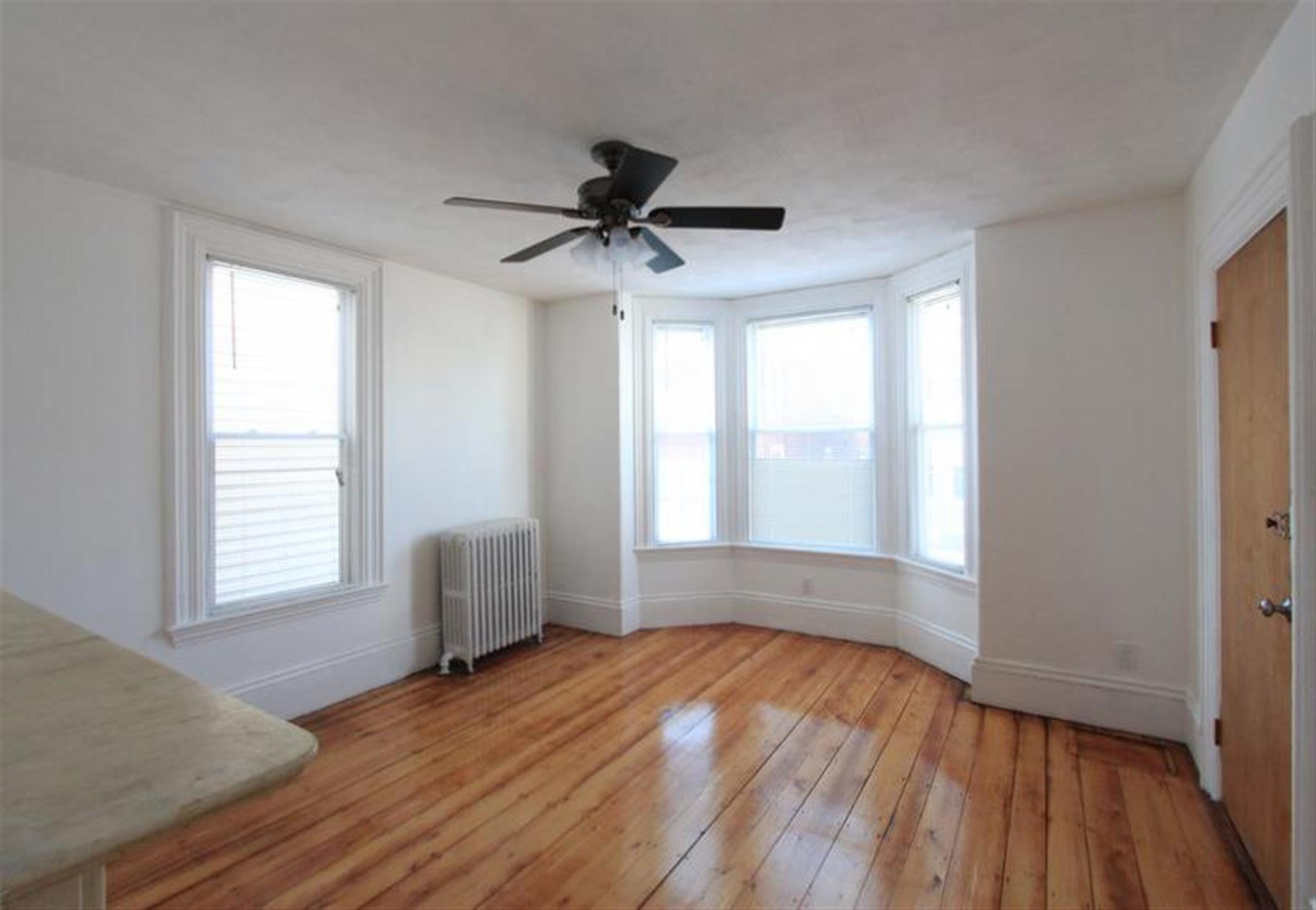 16 Cutter Ave, East Somerville