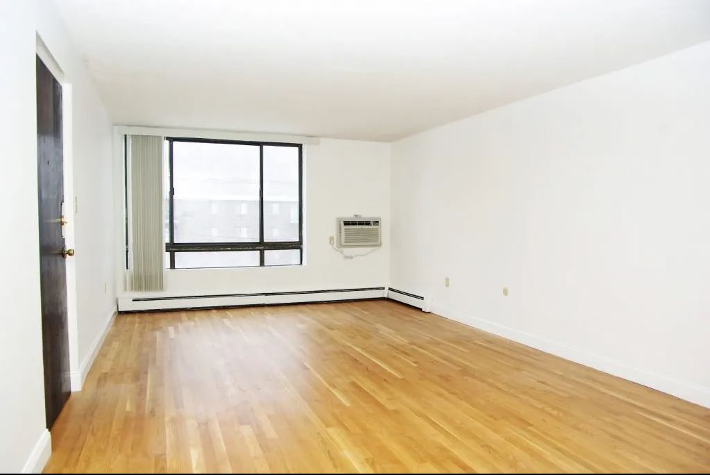 109 111 Tremont St, Brighton