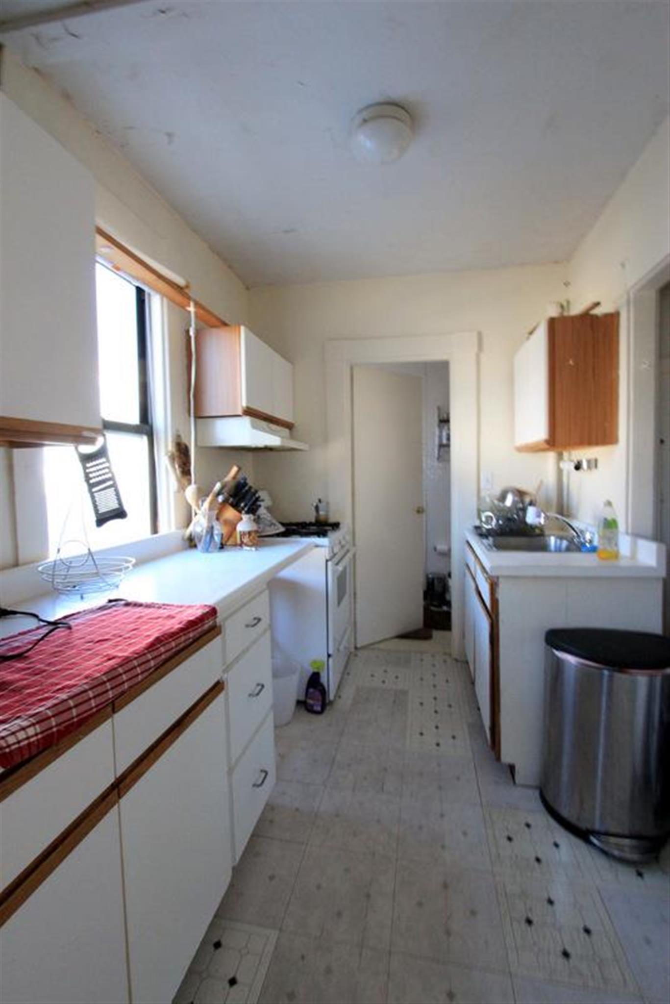 566 Putnam Ave, Cambridgeport