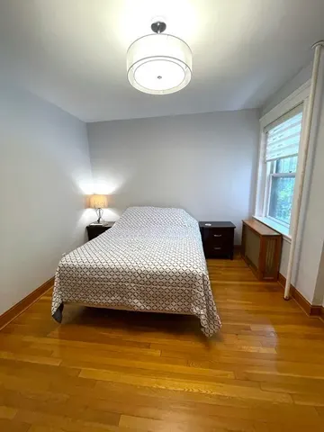 38 Linnaean St, Harvard Square