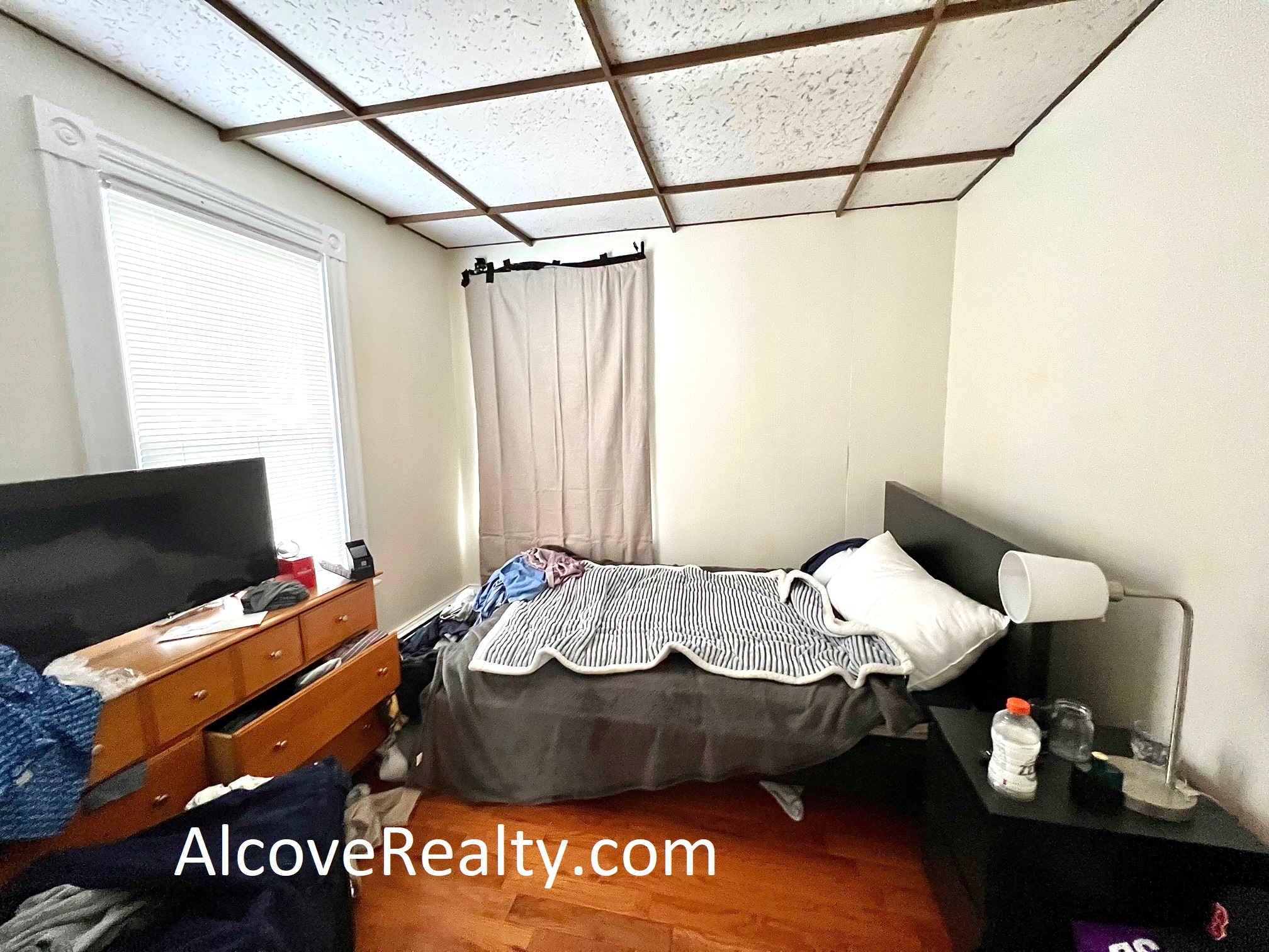 547 Broadway, Magoun Square