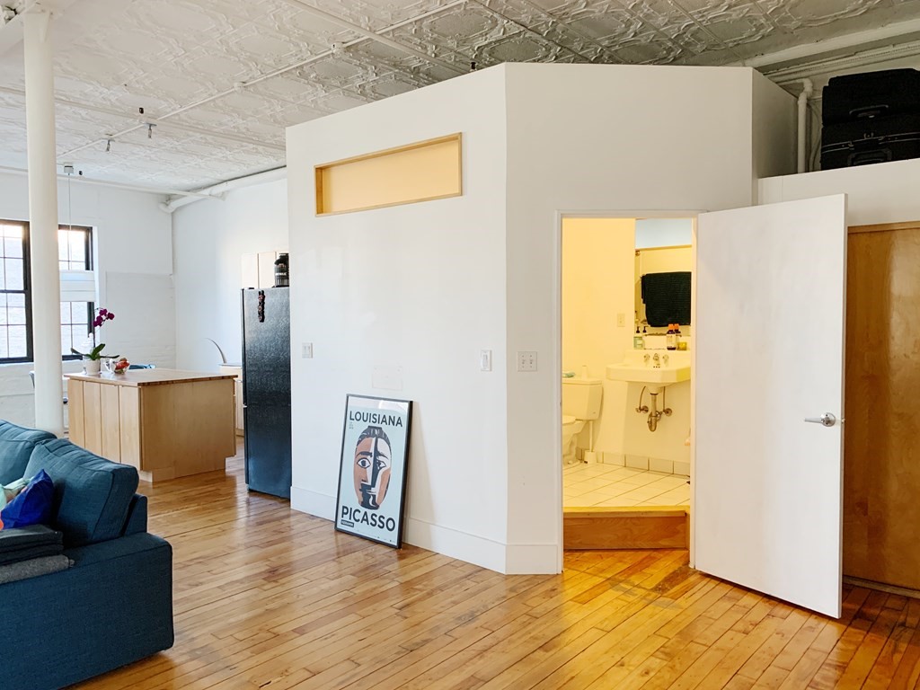 10 Williams St, Roxbury