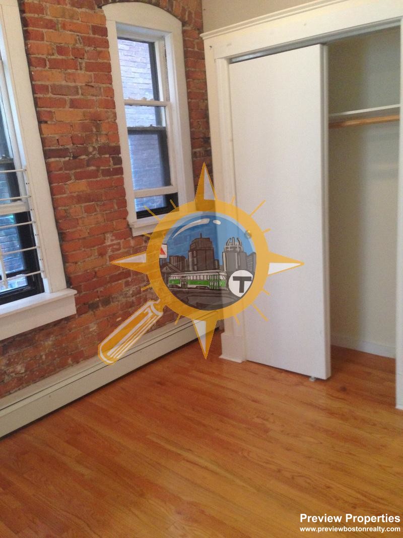 11 Aberdeen St, Fenway