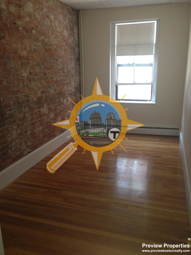 11 Aberdeen St, Fenway