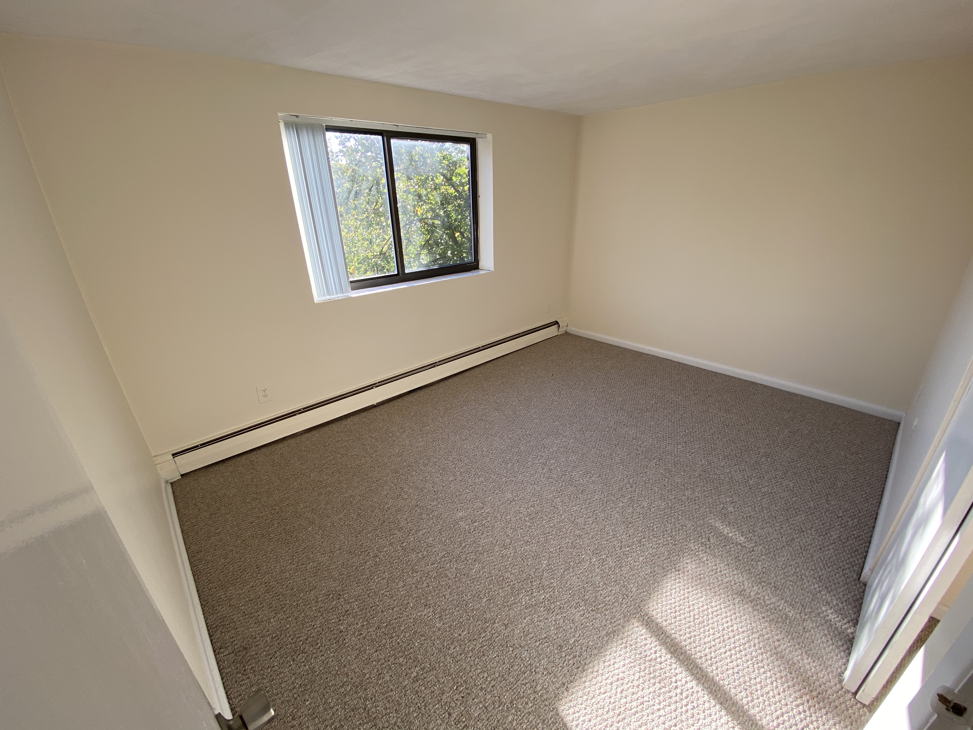 16 Whites Ave, Watertown