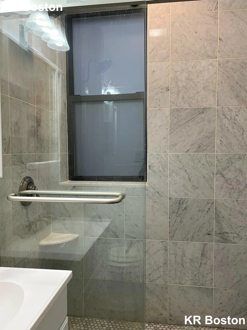 11 Peterborough St,, Fenway