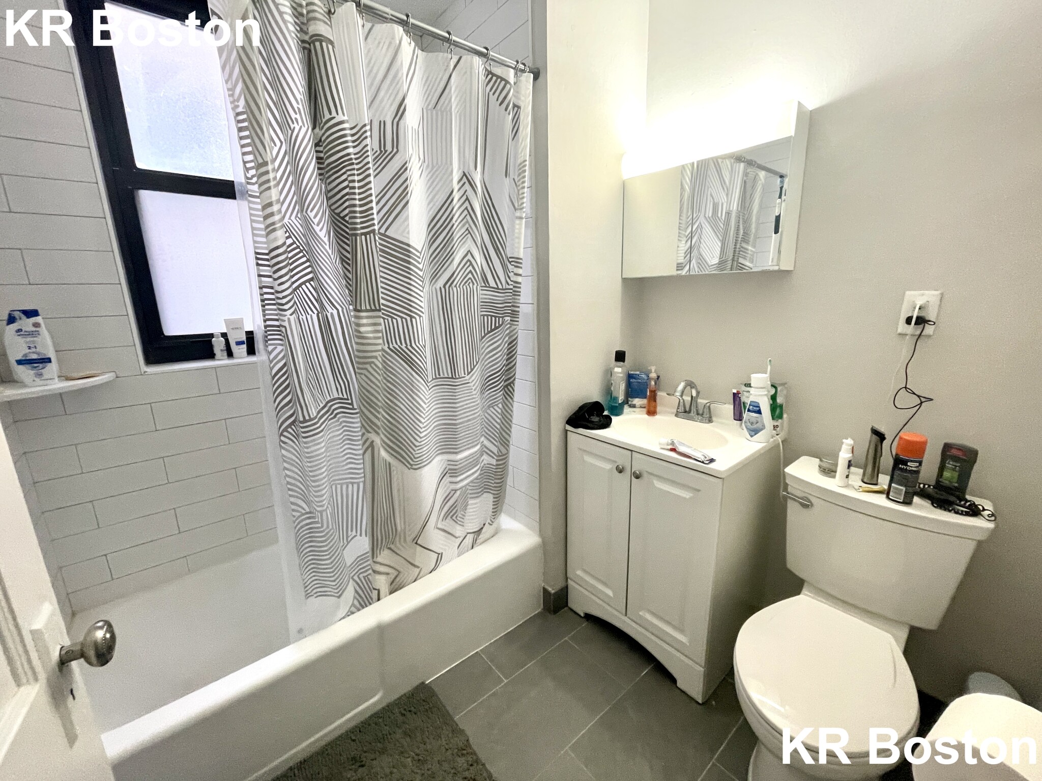 11 Stearns Rd, Longwood