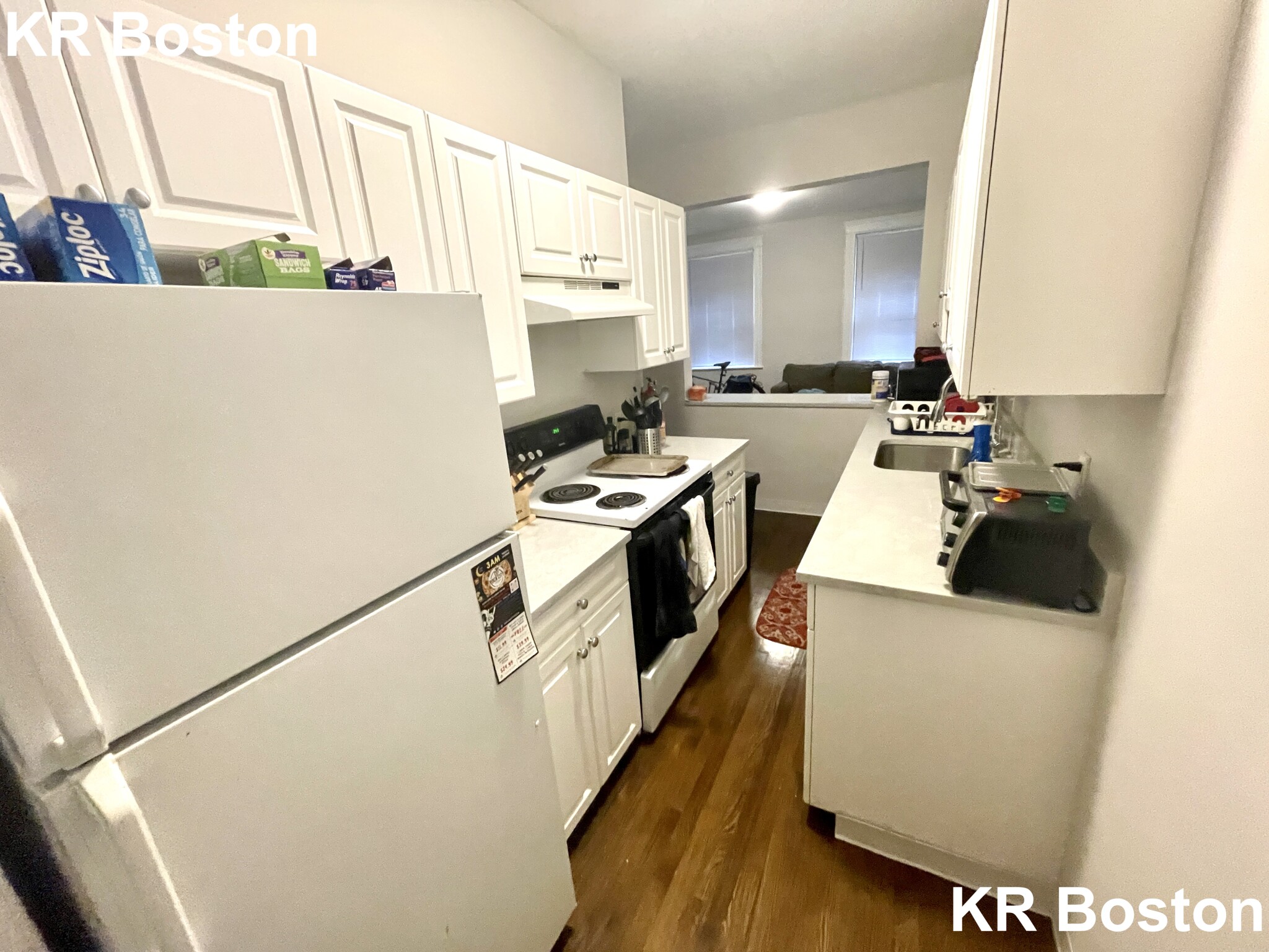 11 Stearns Rd, Longwood