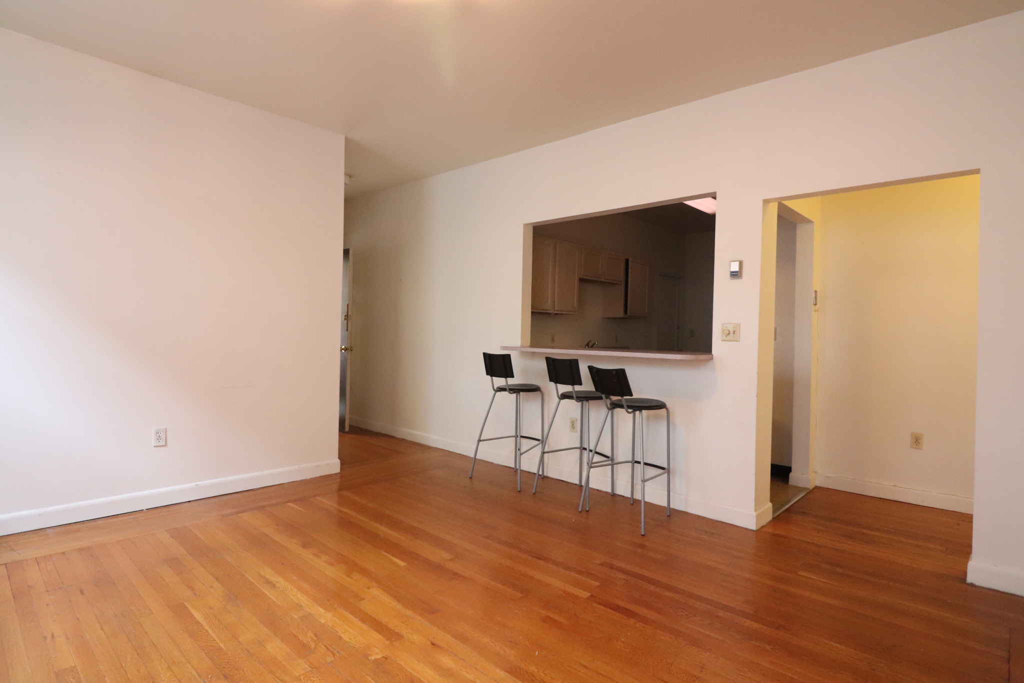 11 Stearns Rd, Longwood