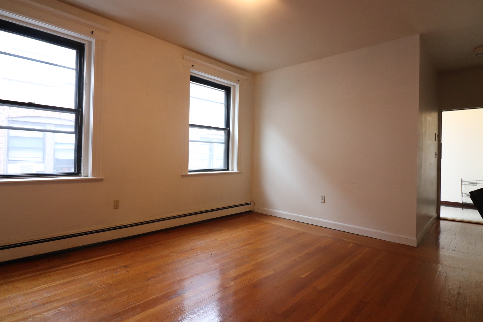 11 Stearns Rd, Longwood