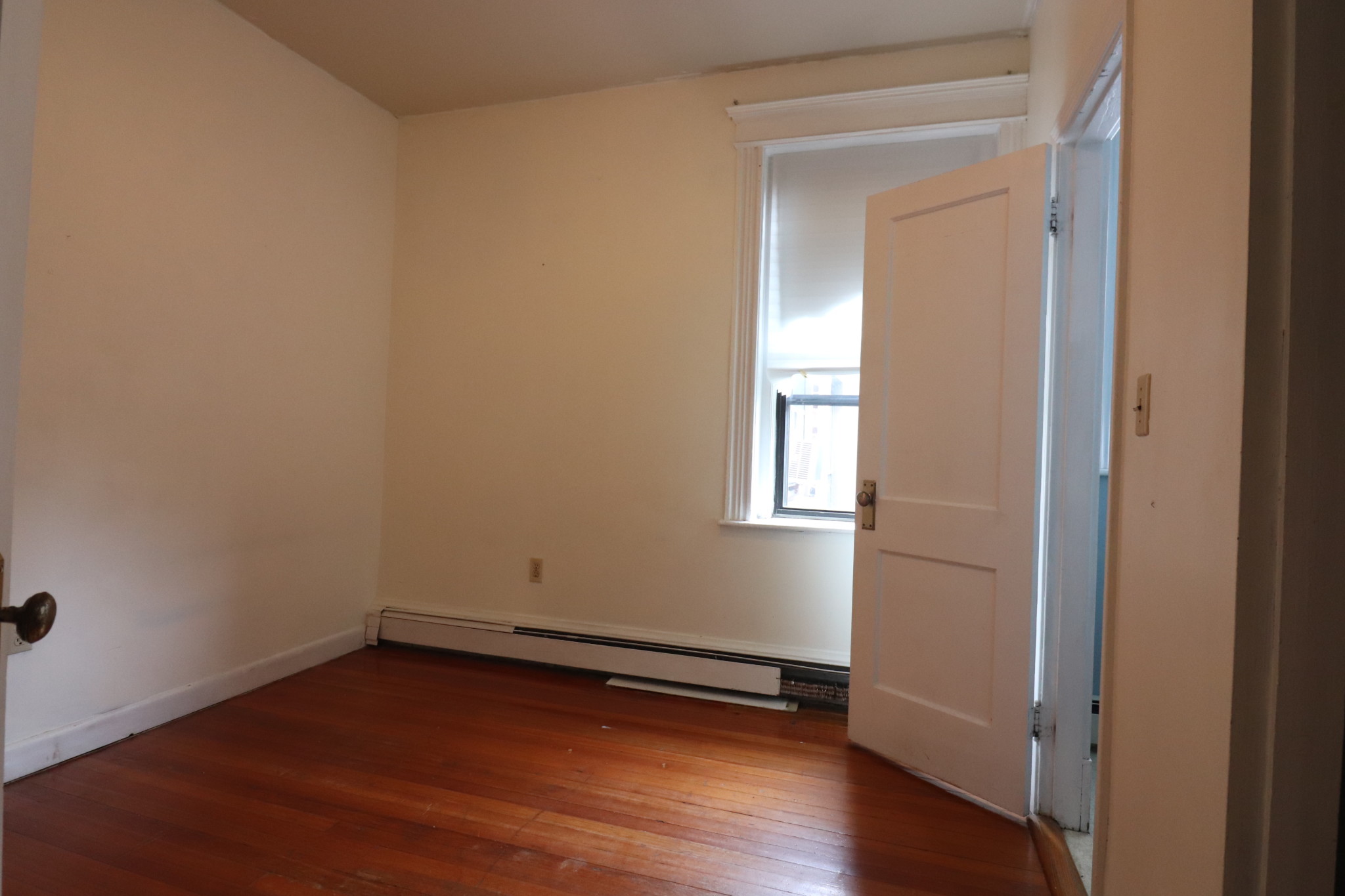 11 Stearns Rd, Longwood