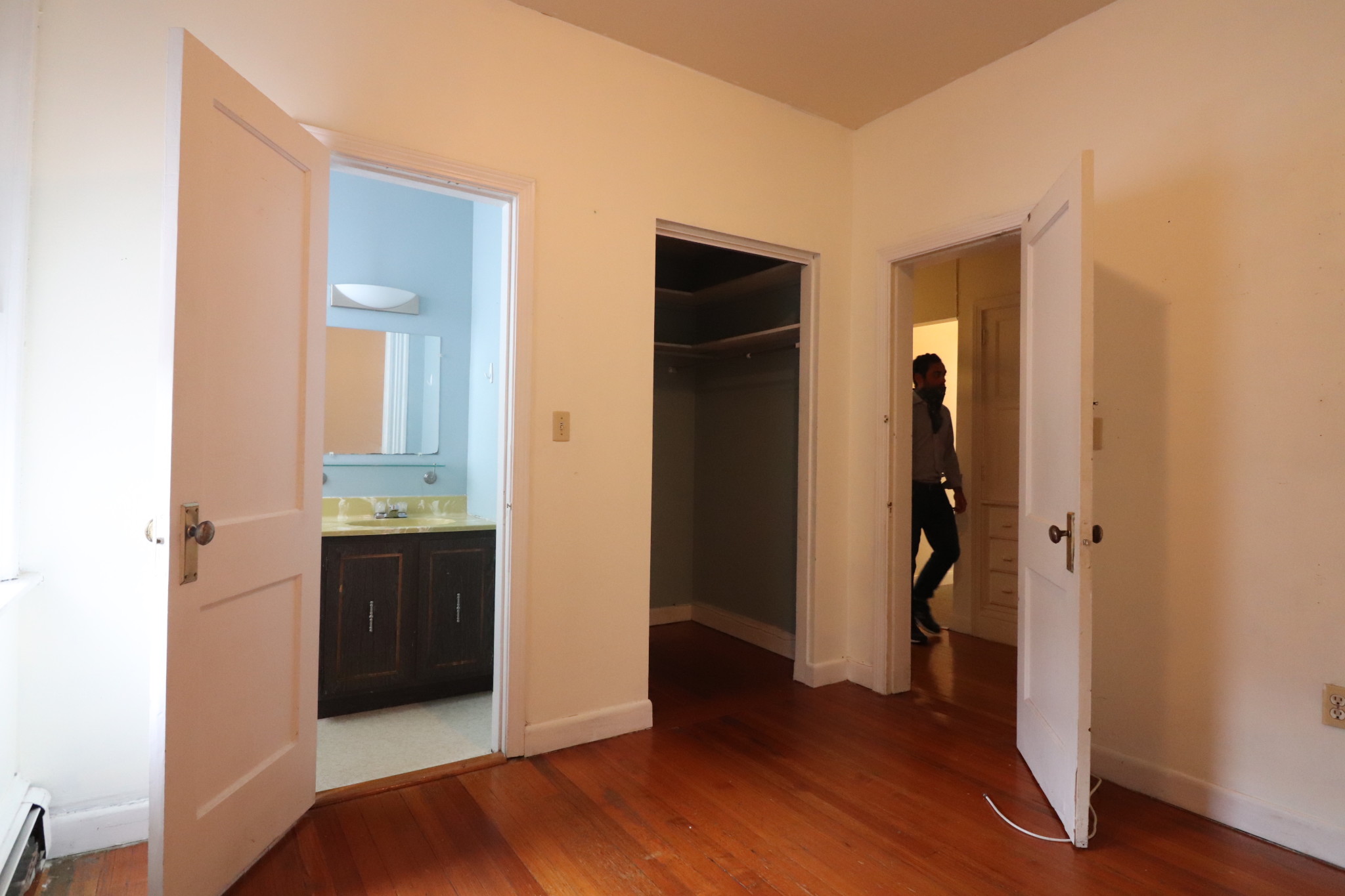 11 Stearns Rd, Longwood