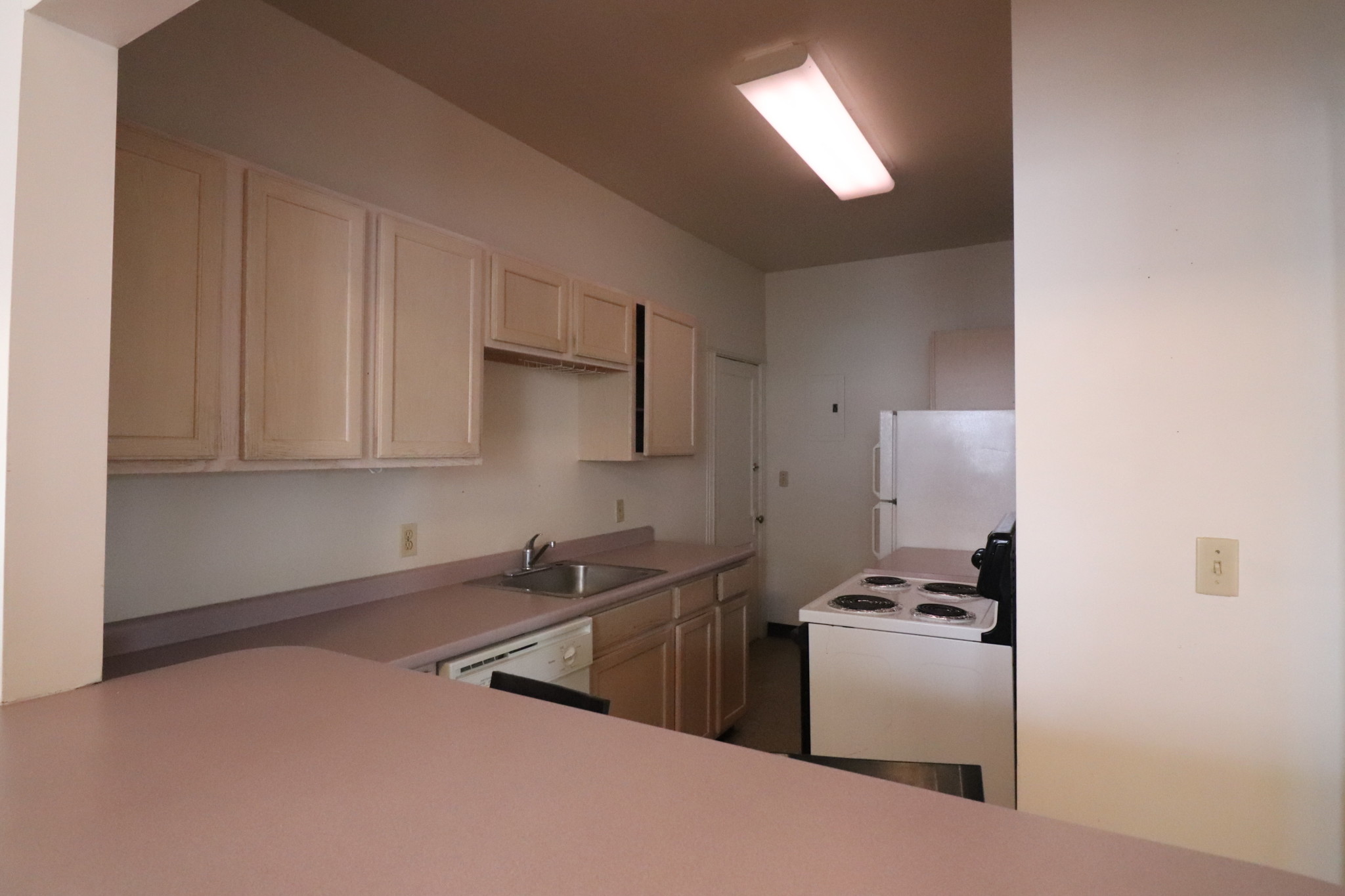 11 Stearns Rd, Longwood