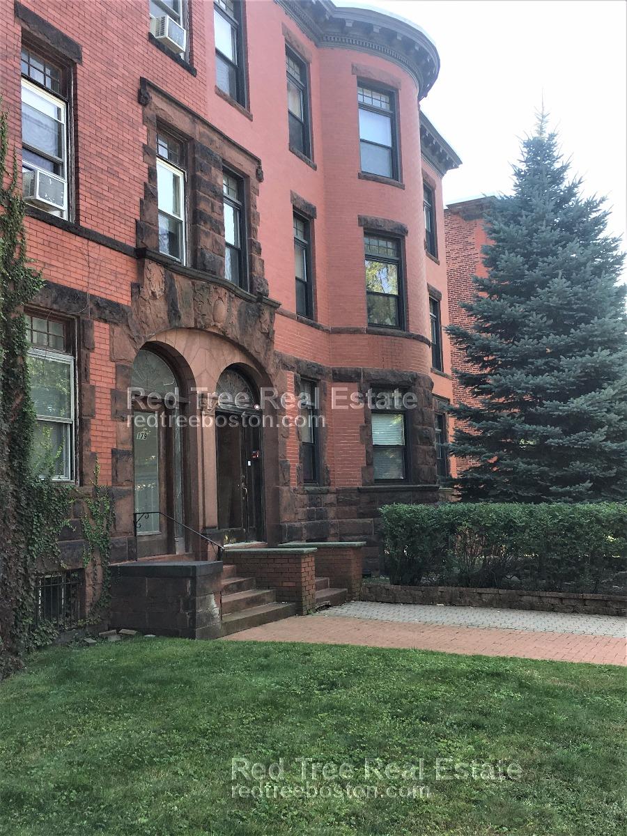 1801 Beacon St, Brookline Hills