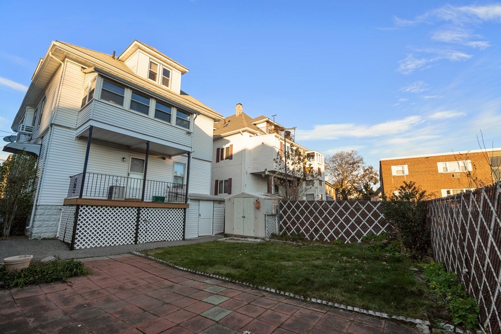 14 Windsor Rd, Medford