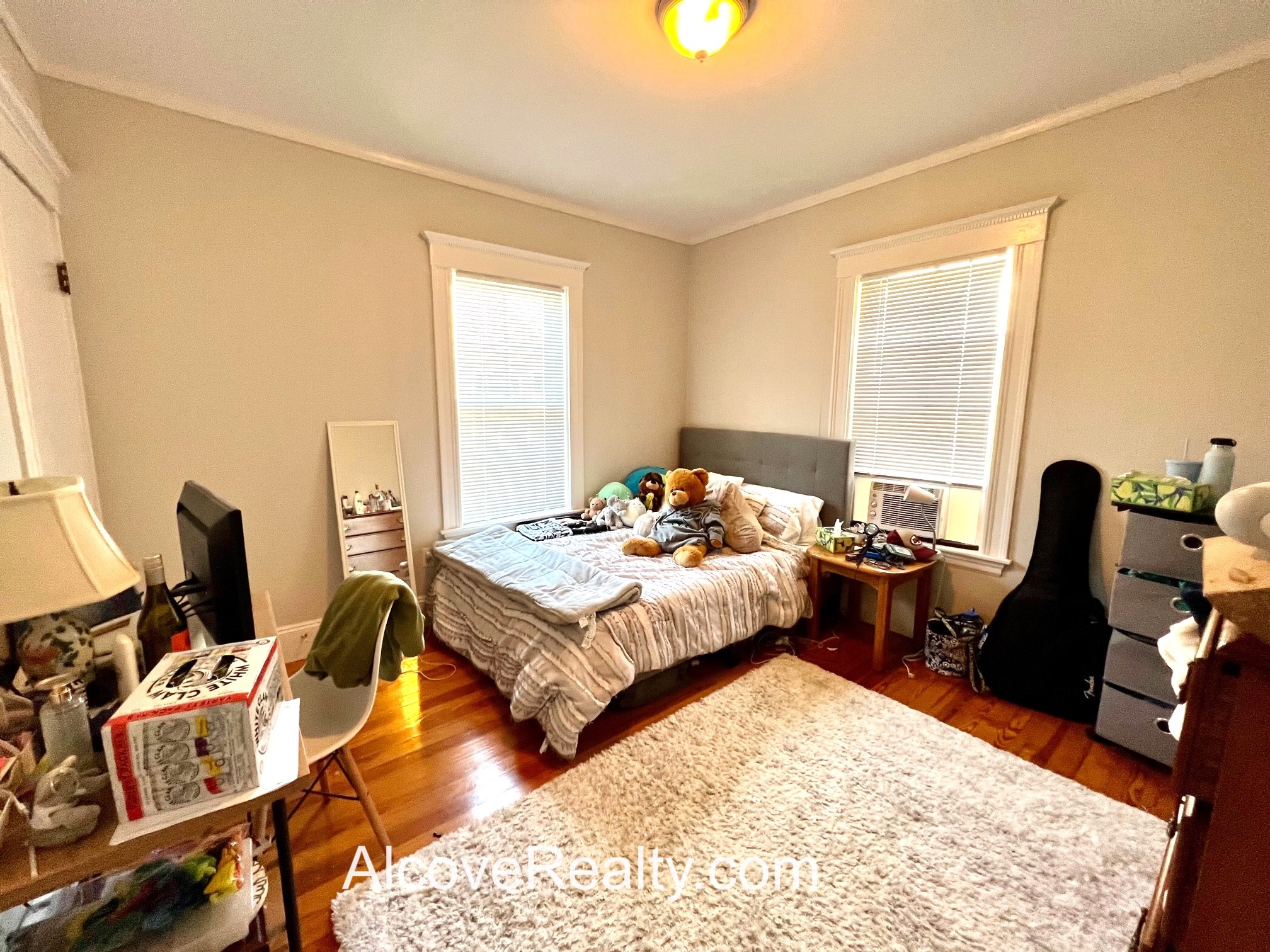 34 Leonard St, Davis Square