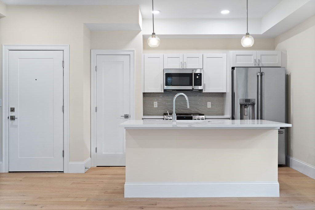 12 Arnold Cir, Mid Cambridge