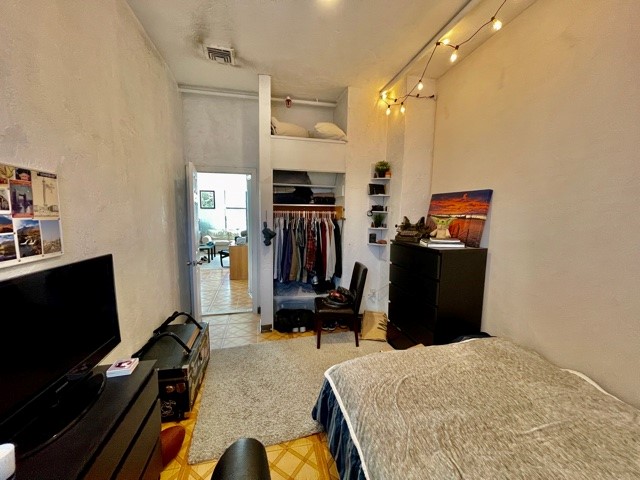 223 Endicott St, North End