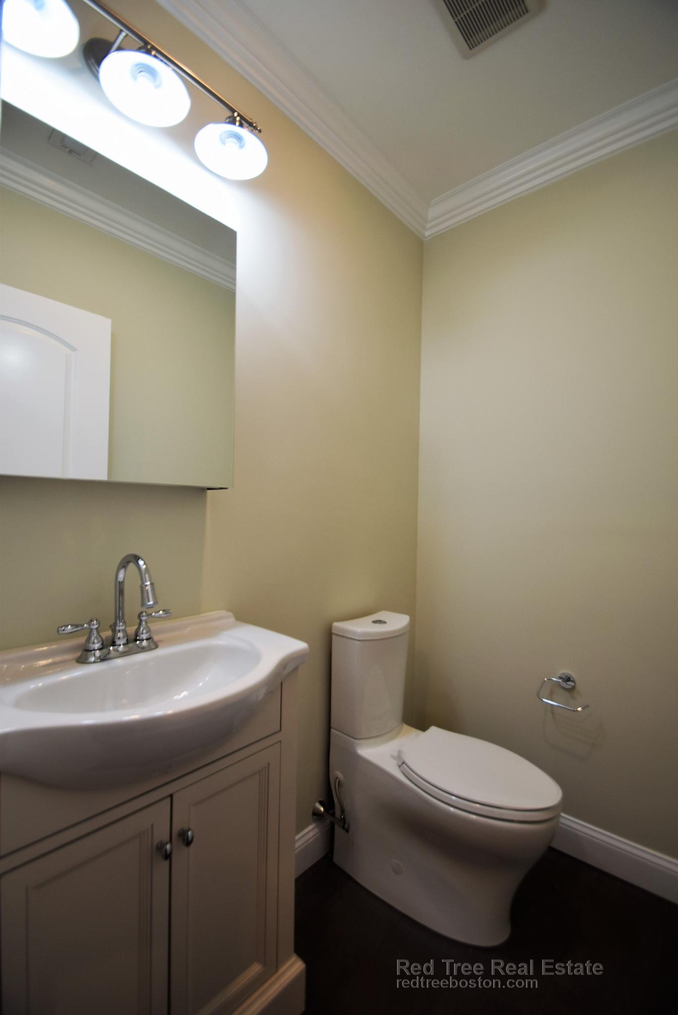 490 Washington St, Brighton