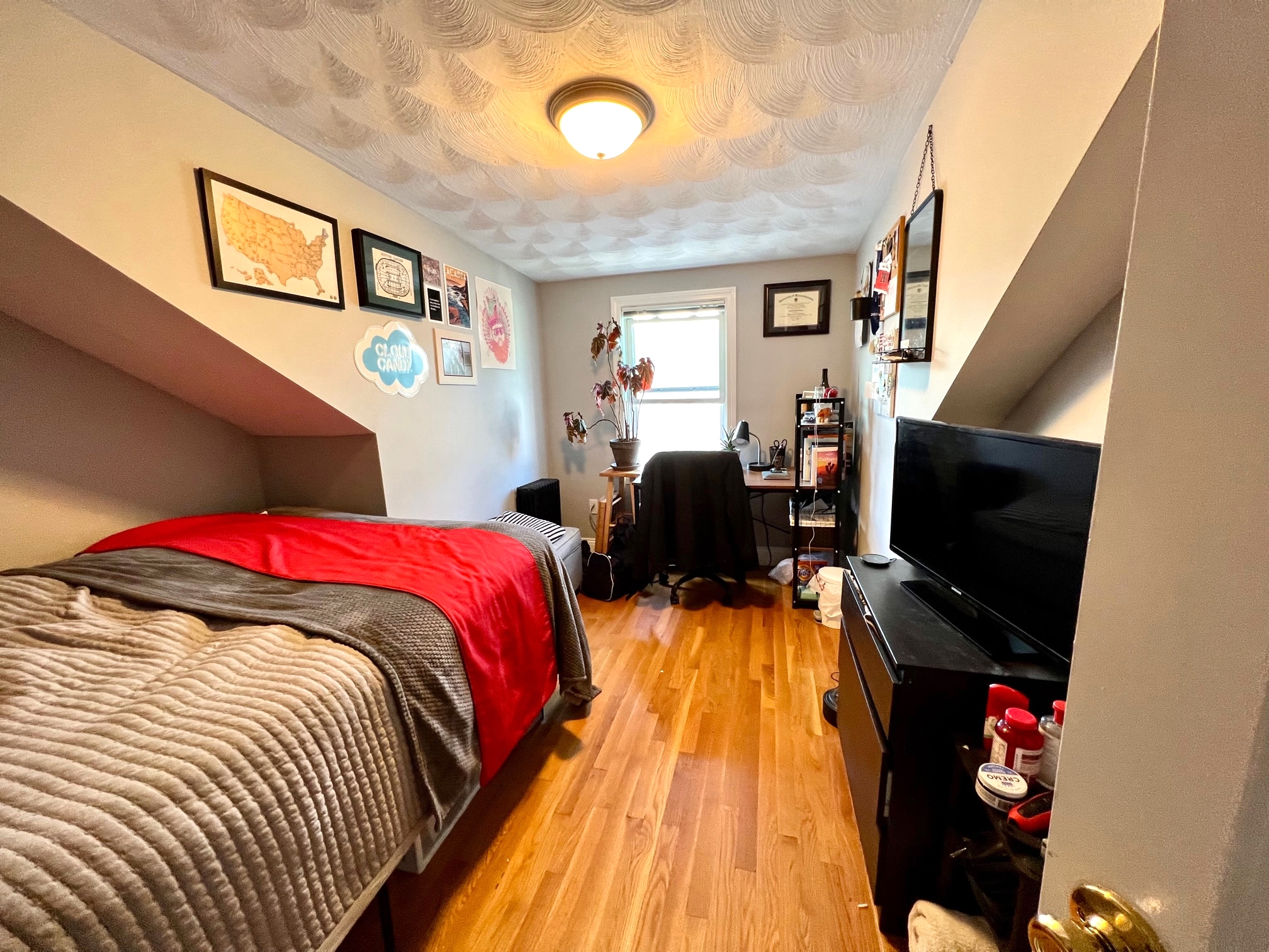 37 Sterling St, Teele Square