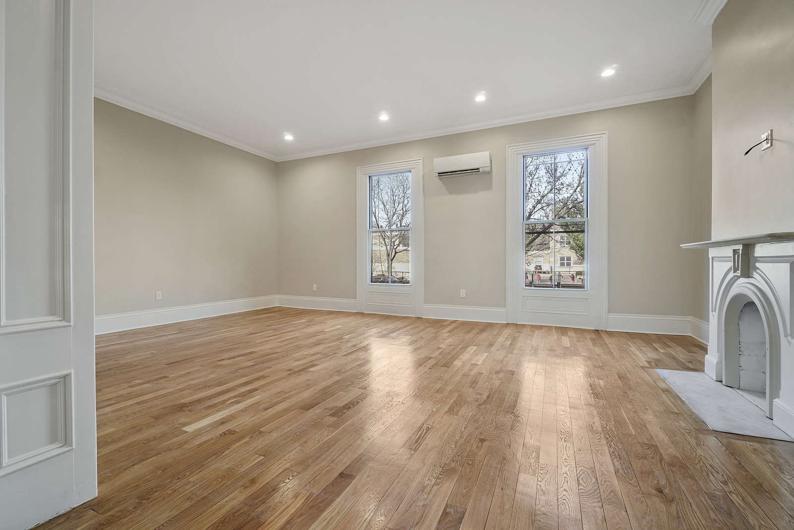 554 Massachusetts Ave, South End