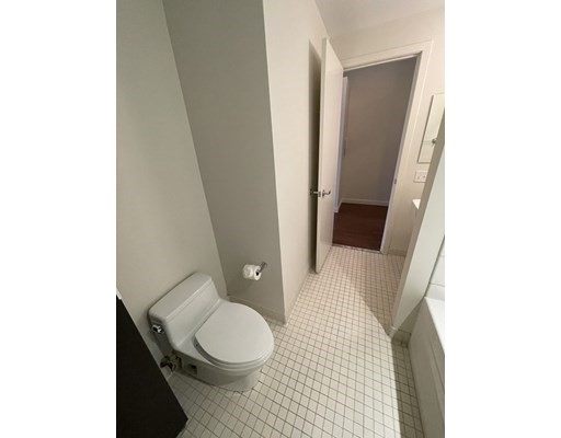 88 Kingston St, Downtown