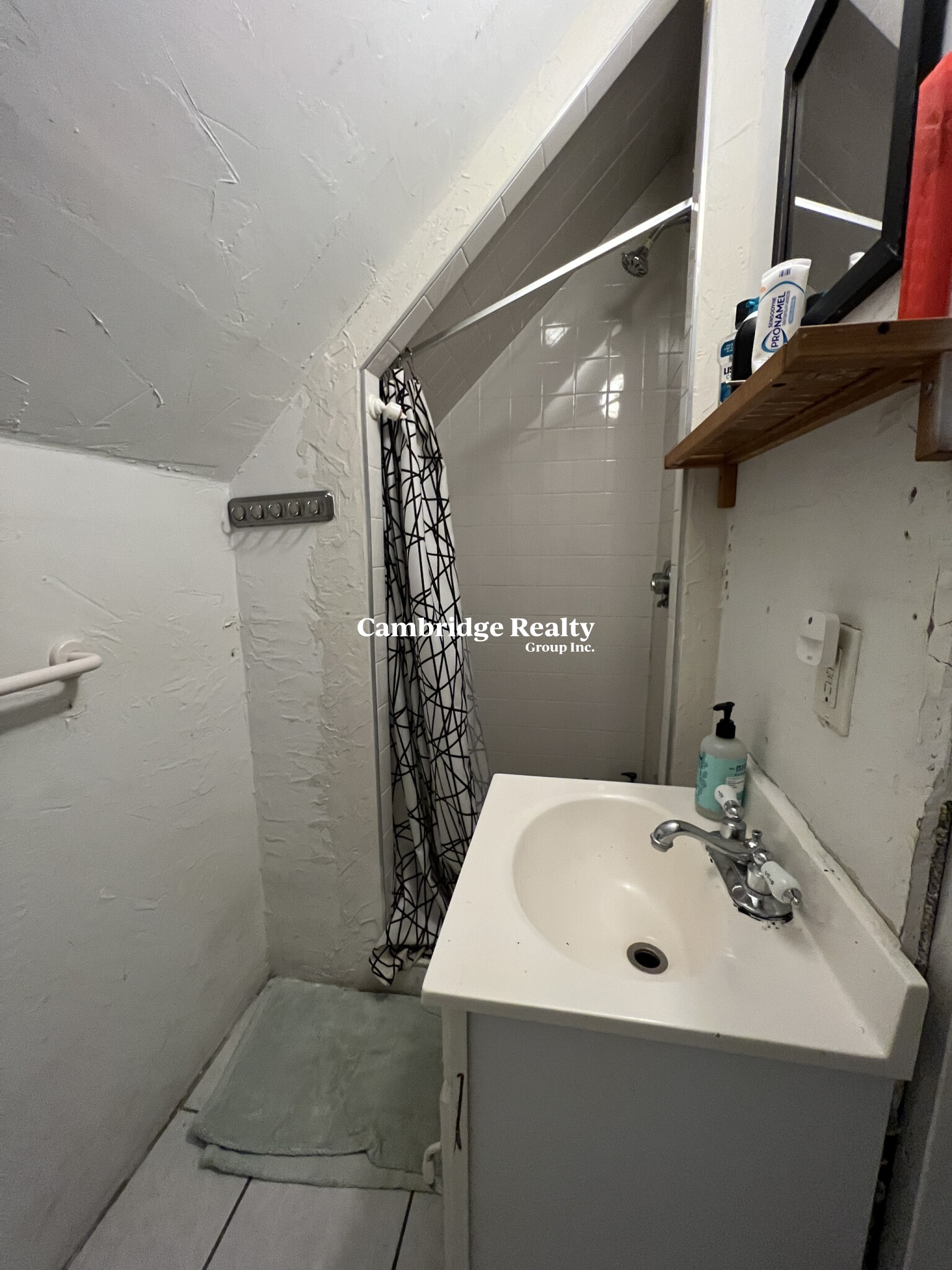 25 Spencer Ave, Magoun Square