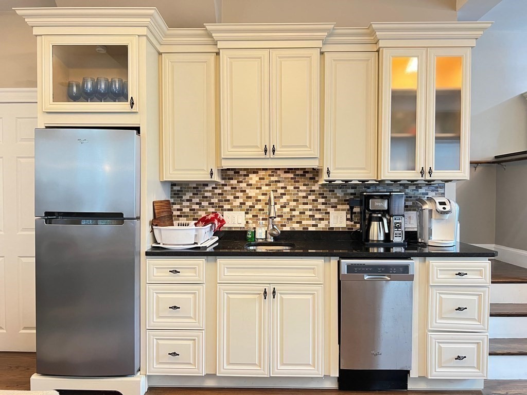 826 Watertown St, Newton