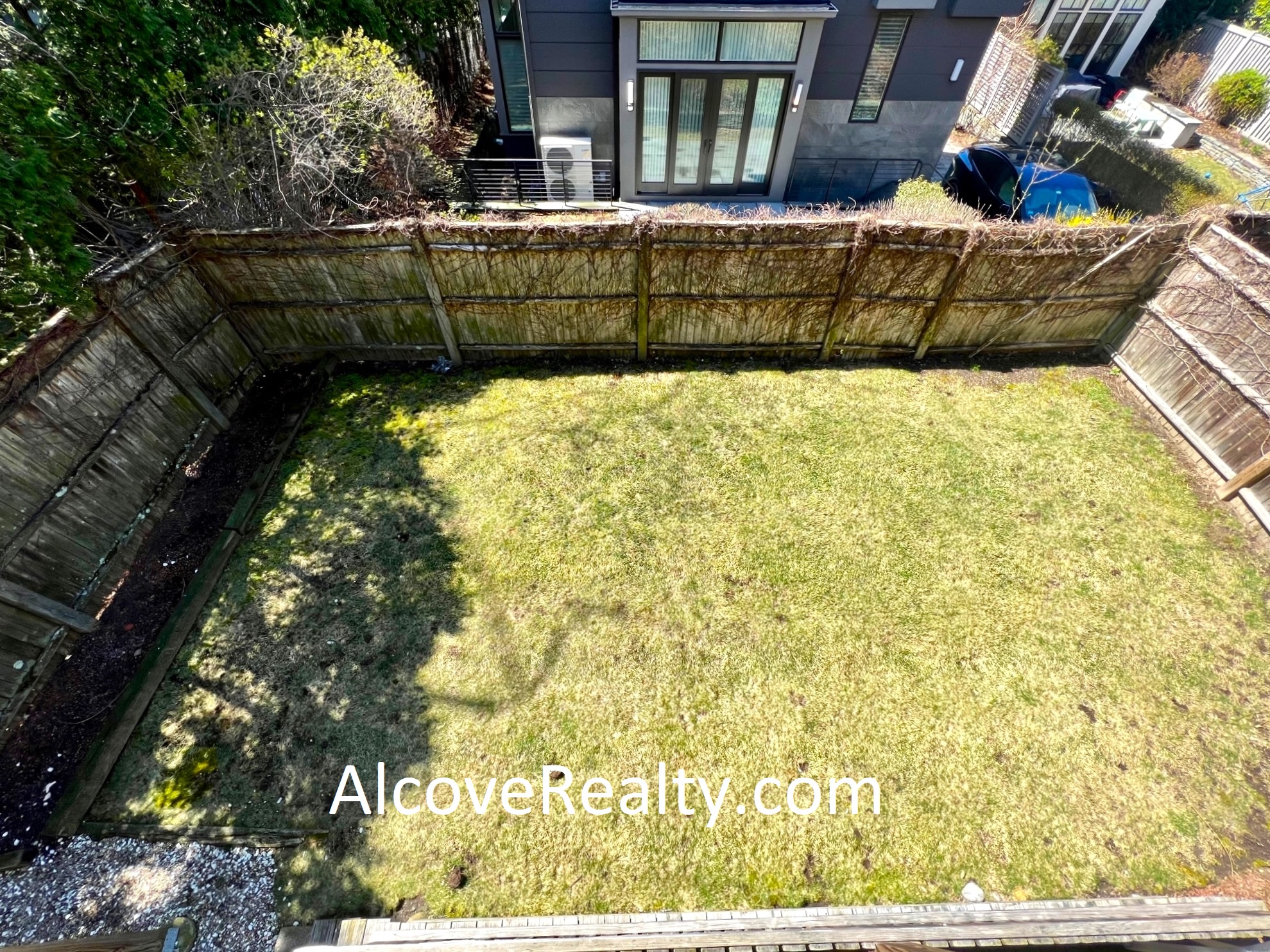 2 Walker Ct, Harvard Square