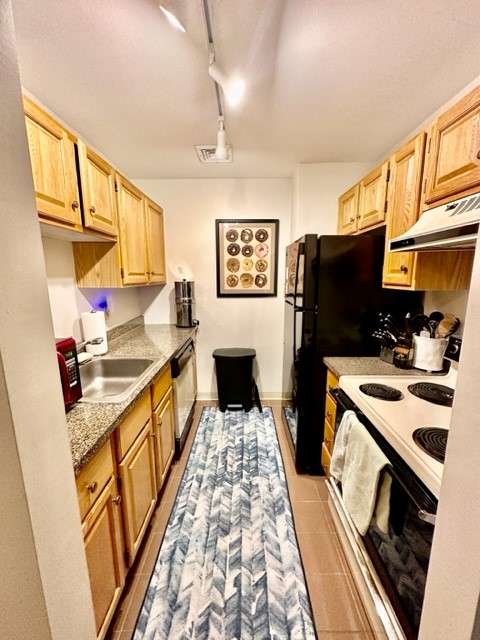 300 Commercial St, North End