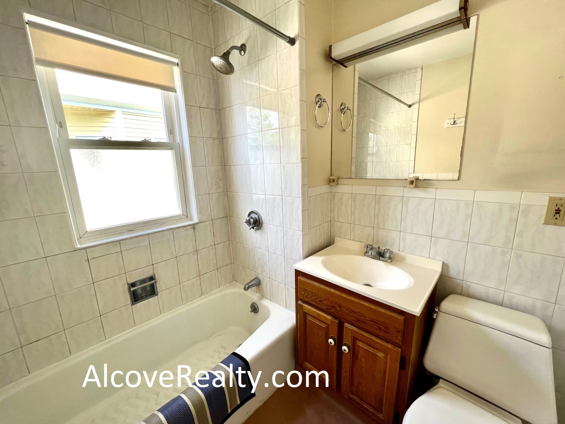 147 Willow Ave, Davis Square