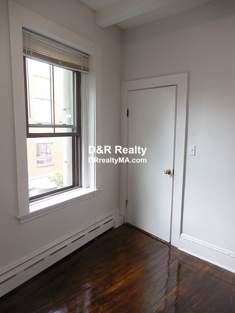 110 Willow St, East Cambridge