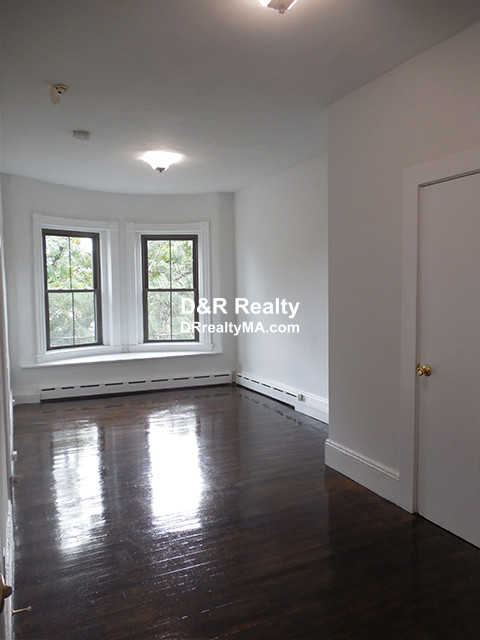 110 Willow St, East Cambridge