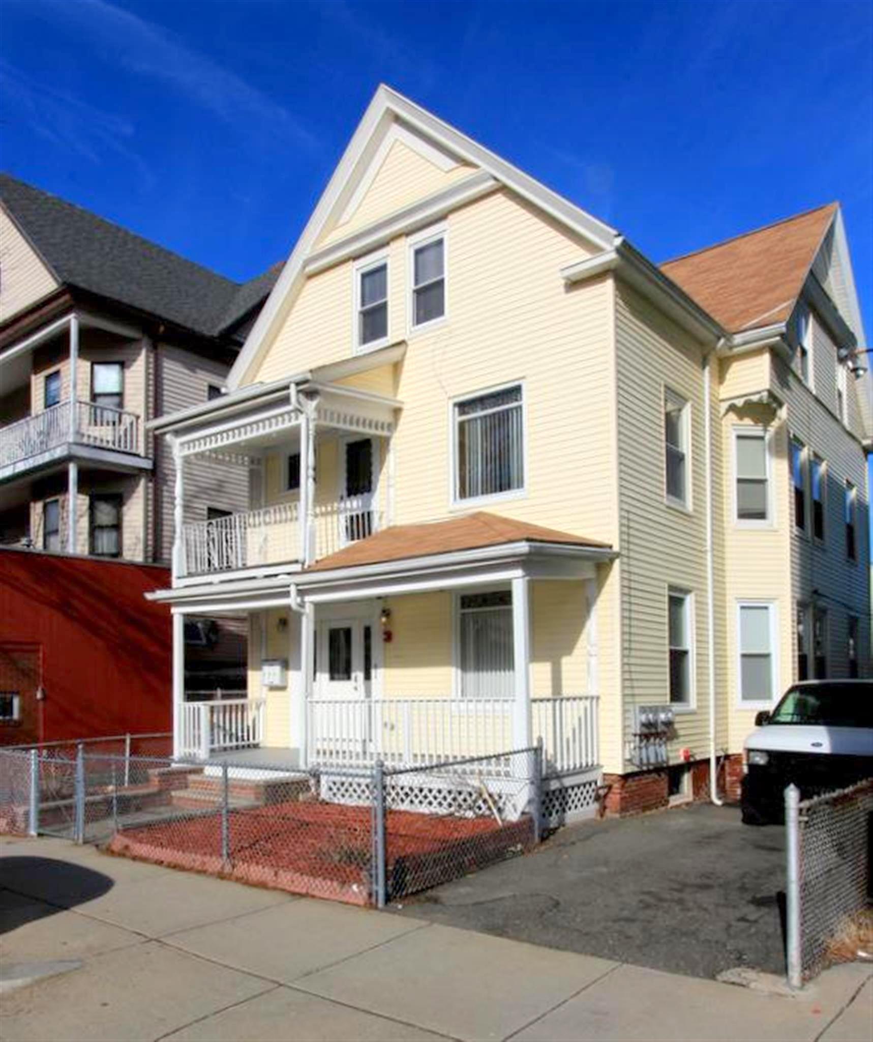 239 Highland Ave, Powder House Square