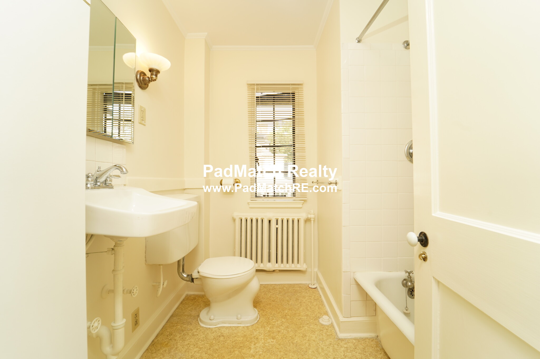 111 Carlton St, Longwood