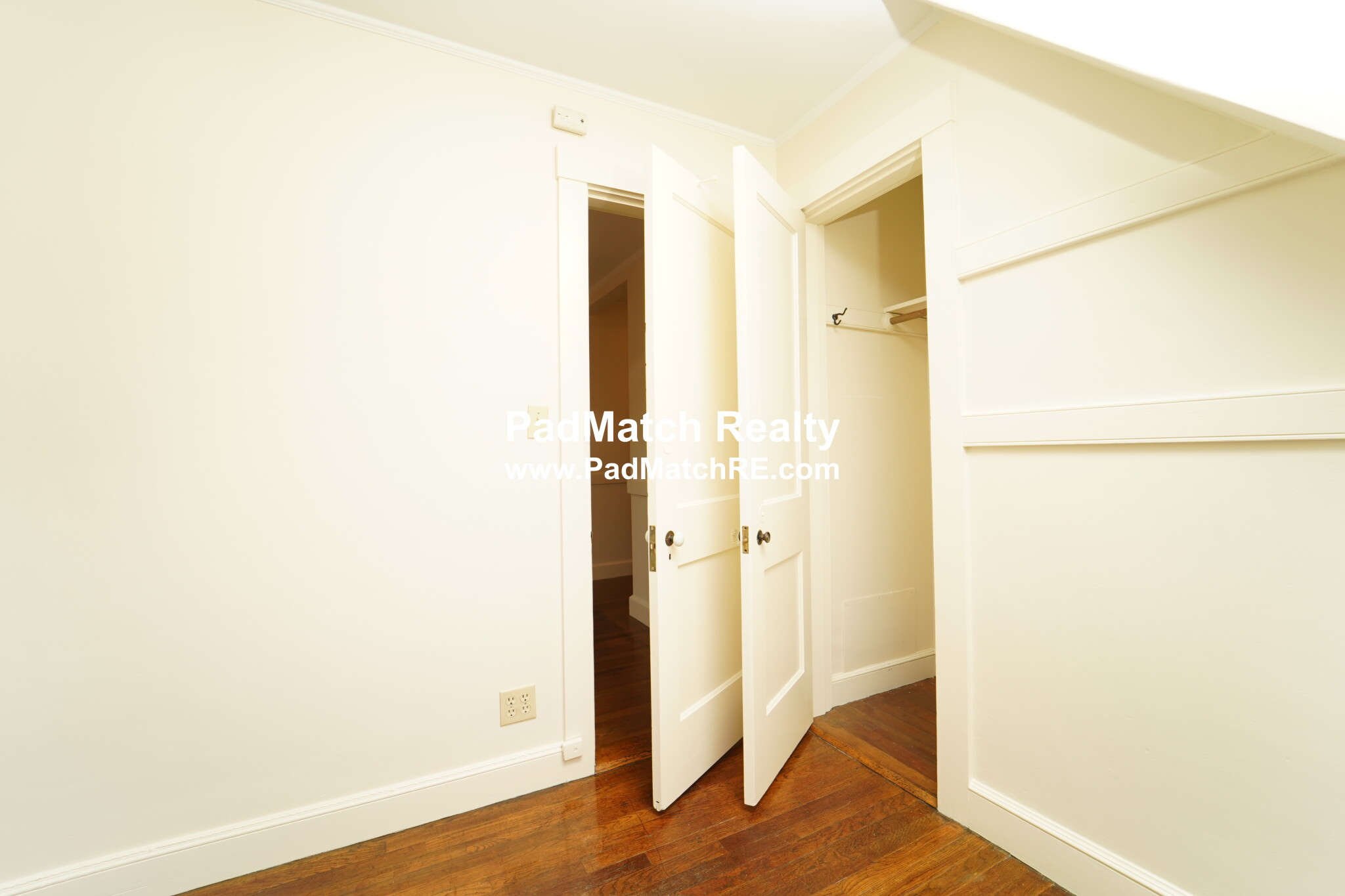 111 Carlton St, Longwood