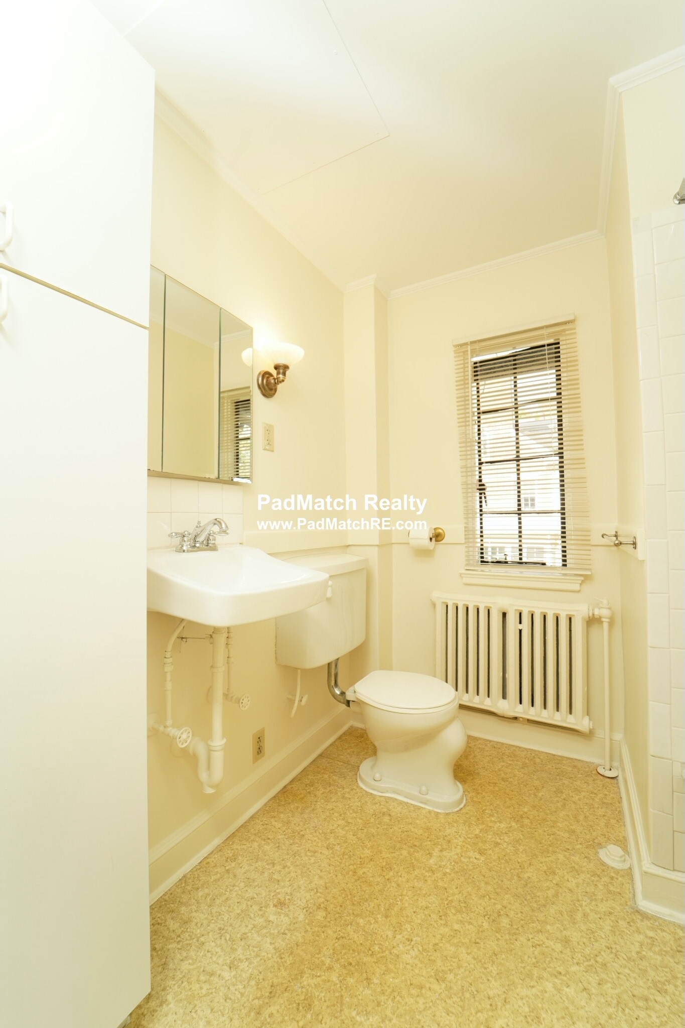 111 Carlton St, Longwood