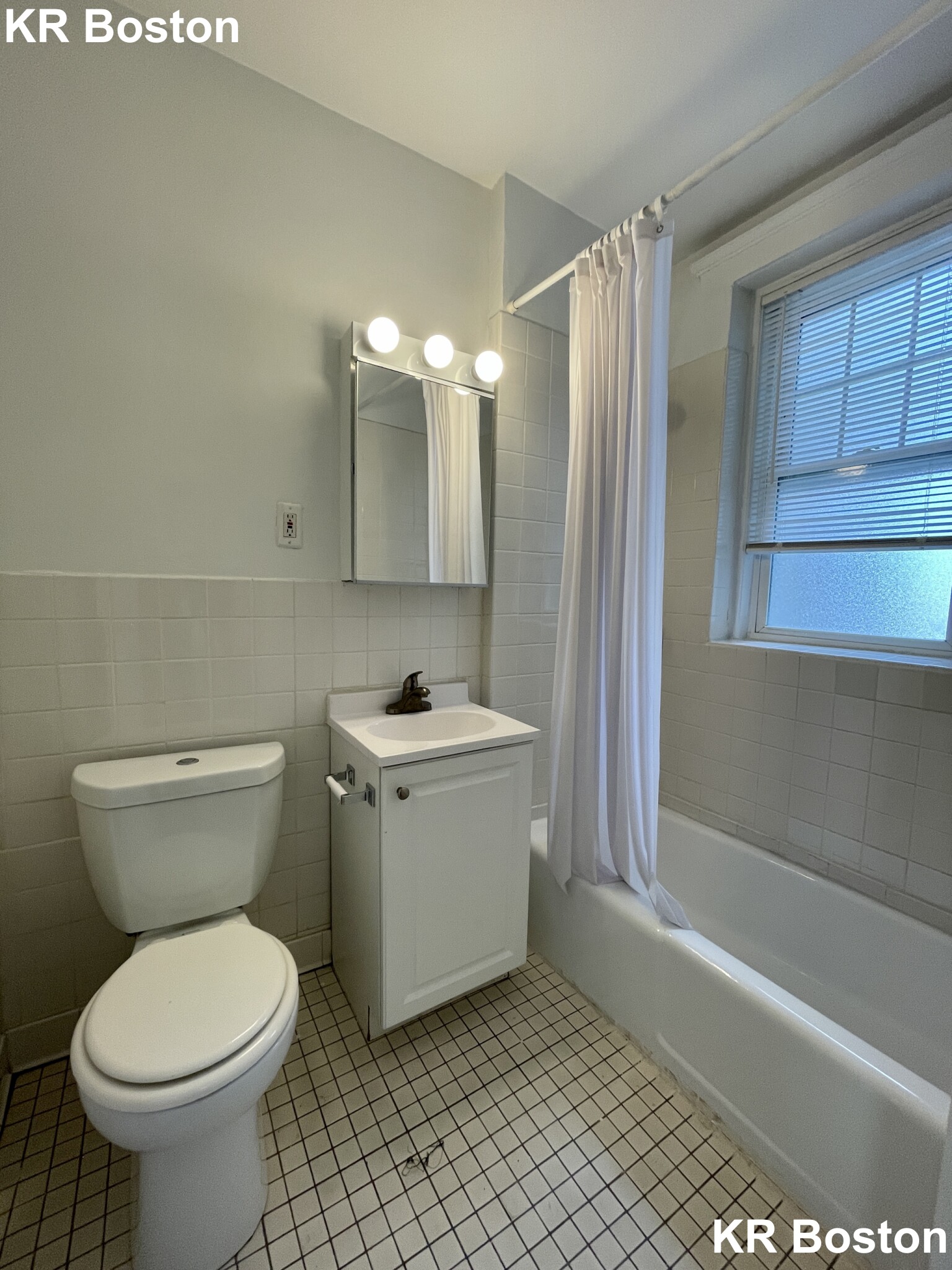 111 Kilsyth Rd, Brighton